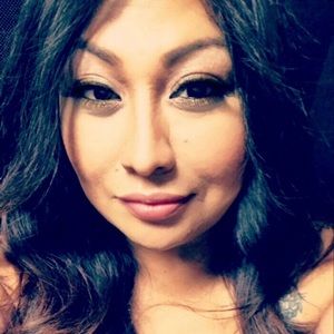 Meet your Posher, Corina